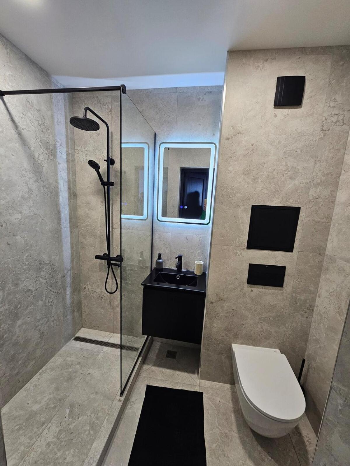 Apartment Stylish And Modern 1bdrm Free Private Parking *